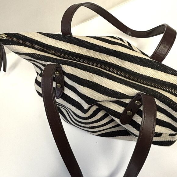 Fossil Jenna Tote Black White Striped Large Zippered Tote Bag Double Handle 12x9 - Picture 3 of 10